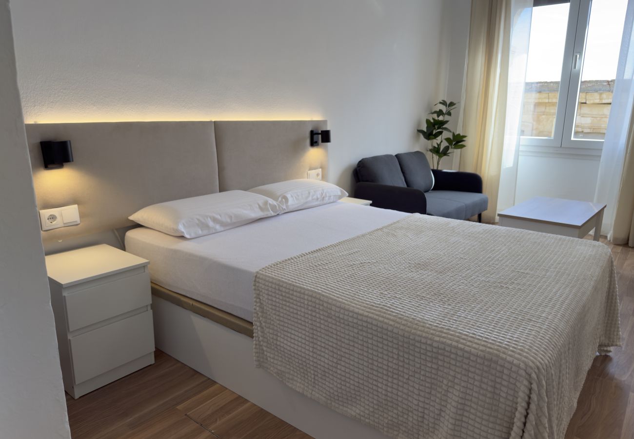 Alquiler por habitaciones en Salamanca - | Habitación Rua 2 | Exterior | Baño Compartido |