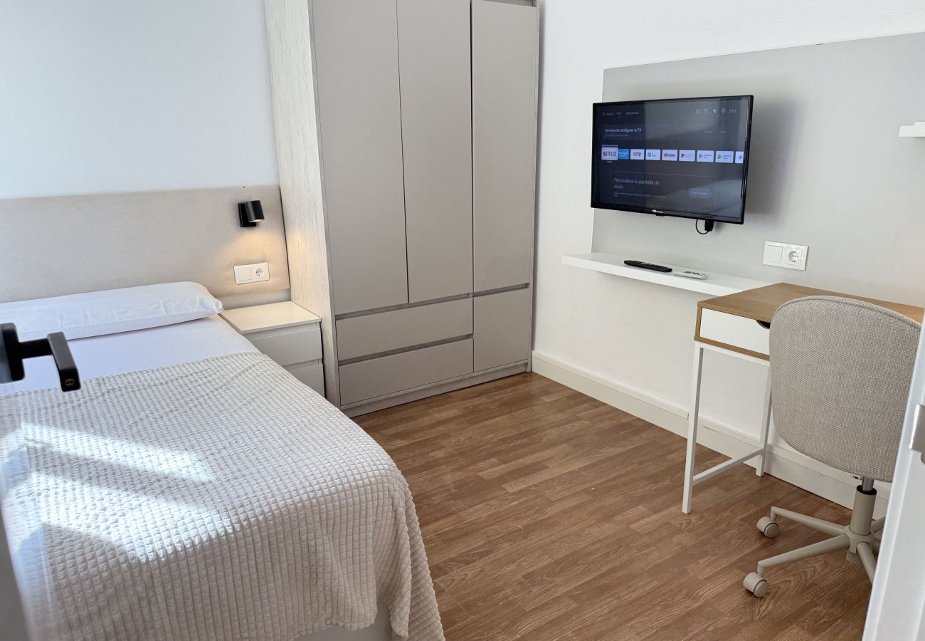 Alquiler por habitaciones en Salamanca - | Habitacion Rua 6 | Interior | Baño Privado