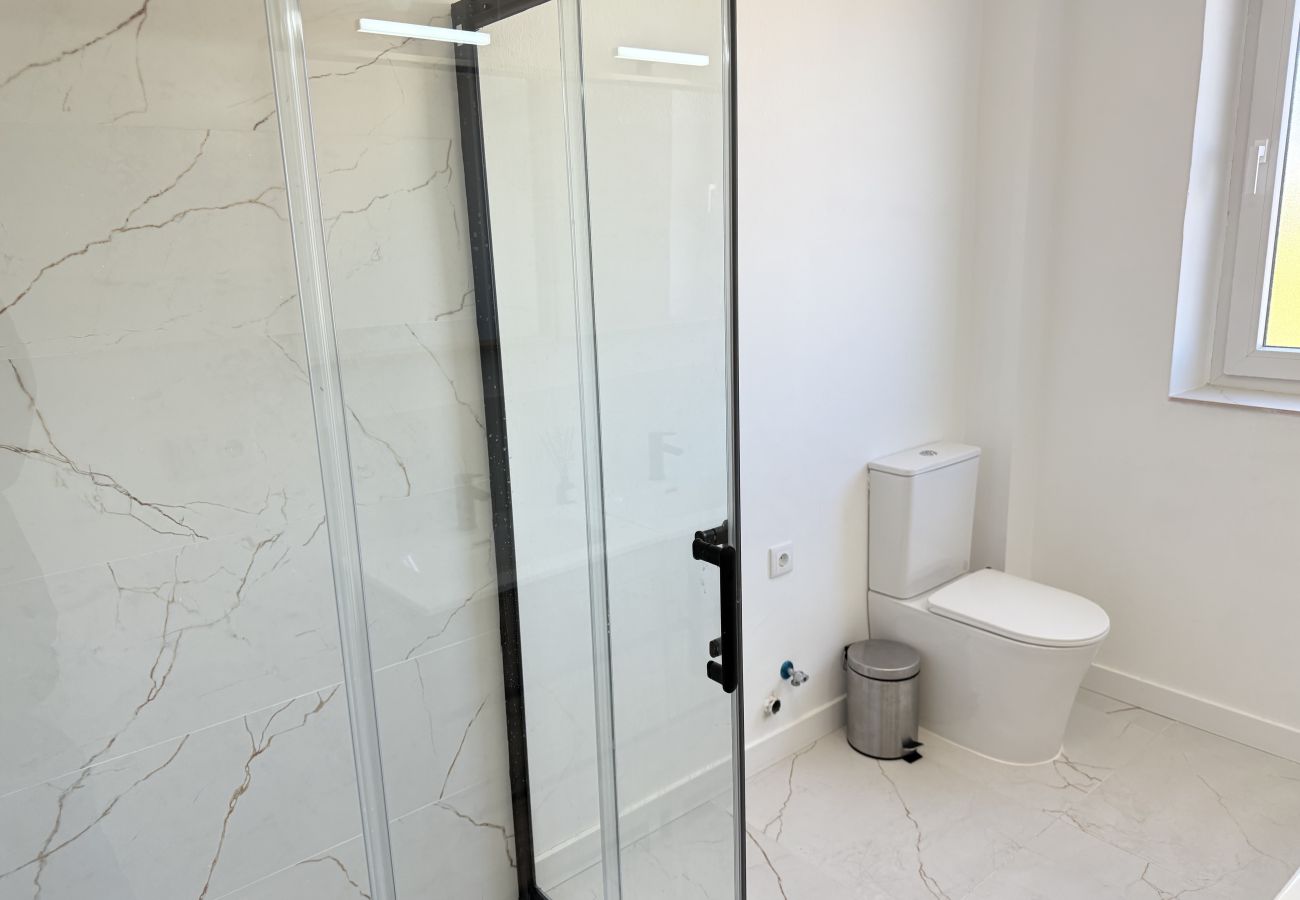 Alquiler por habitaciones en Salamanca - | Habitacion Rua 5 | Interior | Baño Compartido Alquiler por habitaciones en Salamanca - | Habitacion Rua 5 | Interior | Baño Compartido