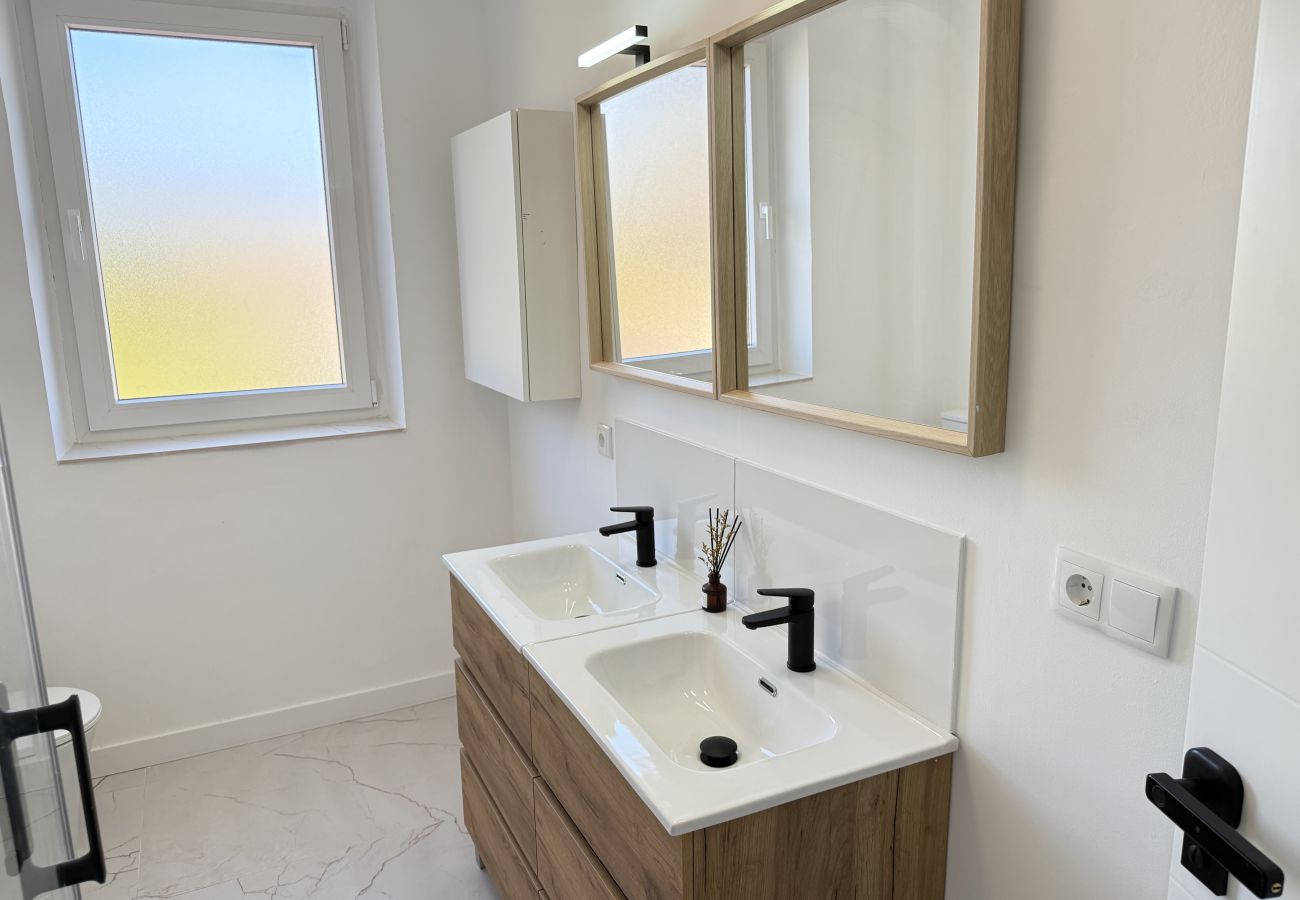 Alquiler por habitaciones en Salamanca - | Habitacion Rua 5 | Interior | Baño Compartido Alquiler por habitaciones en Salamanca - | Habitacion Rua 5 | Interior | Baño Compartido