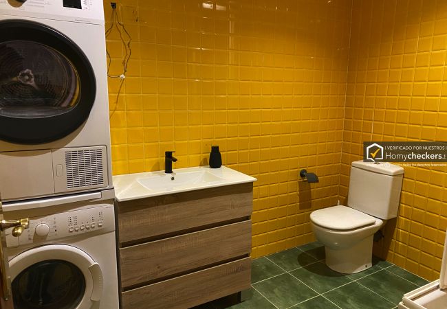 Alquiler por habitaciones en Salamanca - | Habitación Rector 1H3 | Interior | Baño Comparti Alquiler por habitaciones en Salamanca - | Habitación Rector 1H3 | Interior | Baño Comparti