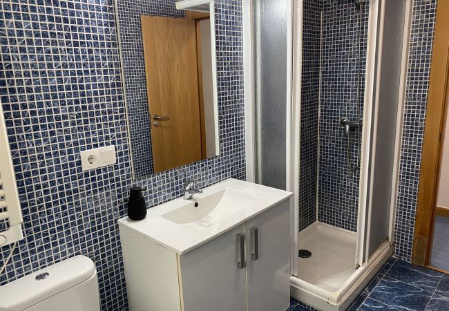 Alquiler por habitaciones en Salamanca - | Habitación Rector BH4 | Interior | Baño Comparti Alquiler por habitaciones en Salamanca - | Habitación Rector BH4 | Interior | Baño Comparti