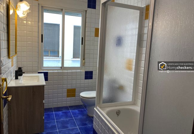 Alquiler por habitaciones en Salamanca - | Habitación Rector 1H5 | Interior | Baño Comparti Alquiler por habitaciones en Salamanca - | Habitación Rector 1H5 | Interior | Baño Comparti