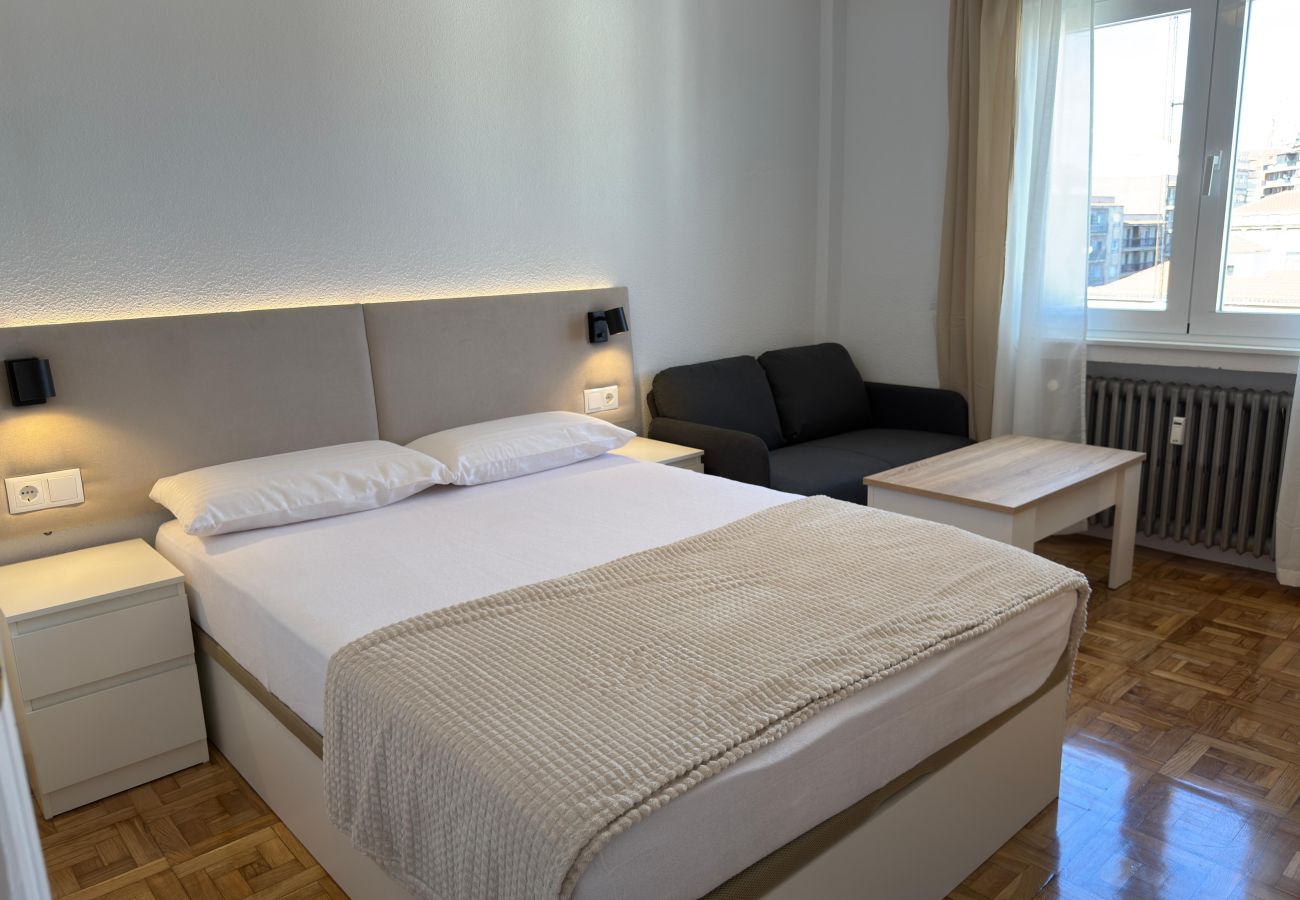 Alquiler por habitaciones en Salamanca - | Habitación Alamedilla H1 |Exterior|Baño Comparti