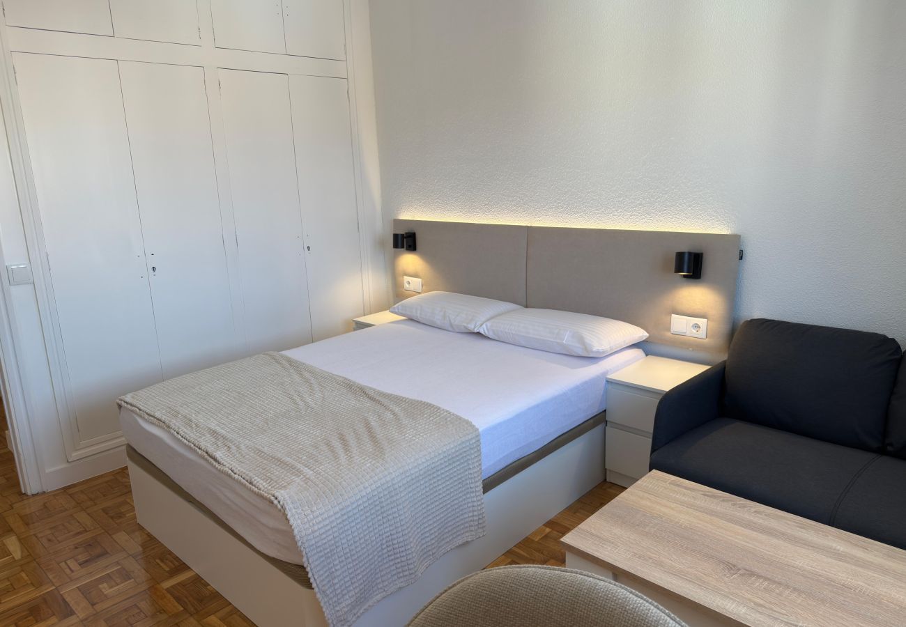 Alquiler por habitaciones en Salamanca - | Habitación Alamedilla H7 |Exterior|Baño Comparti