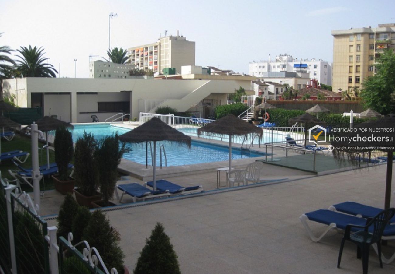 Apartamento en Torremolinos - HomyAT NOGALERA, CON PISCINA Y GARAJE, CENTRO TO