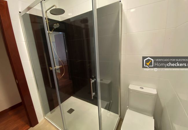 Alquiler por habitaciones en Salamanca - | HomyRooms H2 | Habitación Delux | Baño Comparti