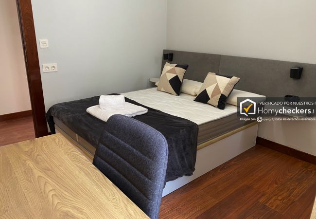 Alquiler por habitaciones en Salamanca - | HomyRooms H5 | Habitación Suite | Baño Privado