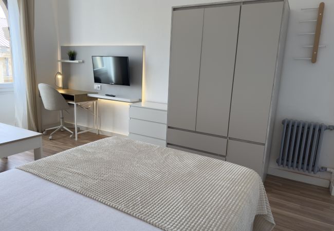 Rent by room in Salamanca - | Habitación Rua  1 | Exterior | Baño Compartido | Rent by room in Salamanca - | Habitación Rua  1 | Exterior | Baño Compartido |
