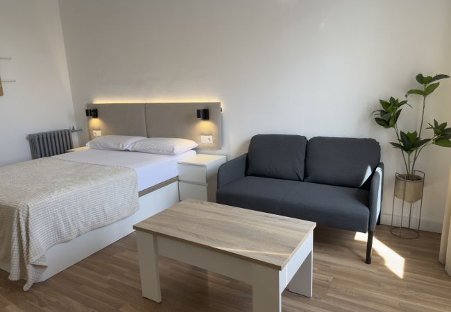 Rent by room in Salamanca - | Habitación Rua 2 | Exterior | Baño Compartido | Rent by room in Salamanca - | Habitación Rua 2 | Exterior | Baño Compartido |