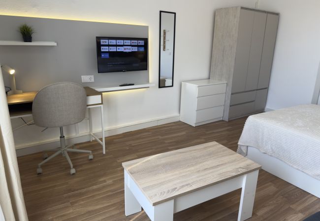 Rent by room in Salamanca - | Habitación Rua 2 | Exterior | Baño Compartido | Rent by room in Salamanca - | Habitación Rua 2 | Exterior | Baño Compartido |