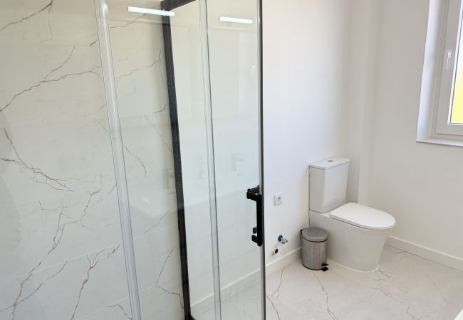 Rent by room in Salamanca - | Habitacion Rua 3 | Interior | Baño Compartido | Rent by room in Salamanca - | Habitacion Rua 3 | Interior | Baño Compartido |