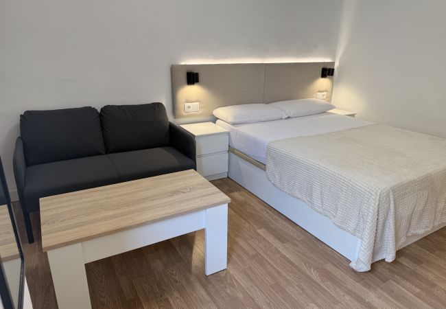 Rent by room in Salamanca - | Habitacion Rua 3 | Interior | Baño Compartido | Rent by room in Salamanca - | Habitacion Rua 3 | Interior | Baño Compartido |