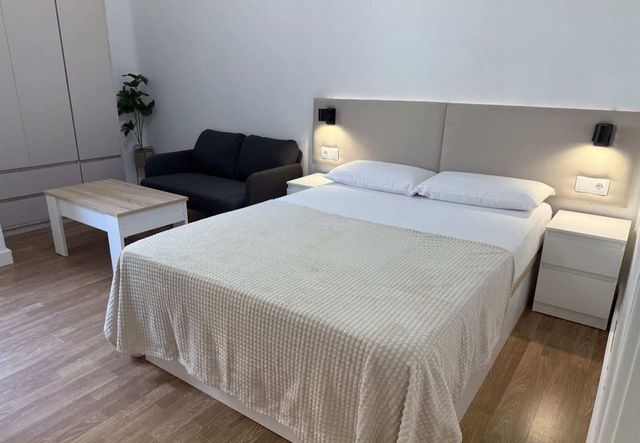 Rent by room in Salamanca - | Habitacion Rua 3 | Interior | Baño Compartido |