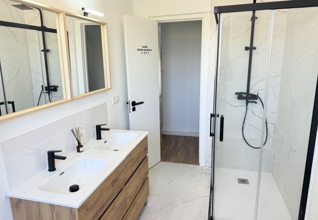 Rent by room in Salamanca - | Habitacion Rua 4 | Interior | Baño Compartido  Rent by room in Salamanca - | Habitacion Rua 4 | Interior | Baño Compartido