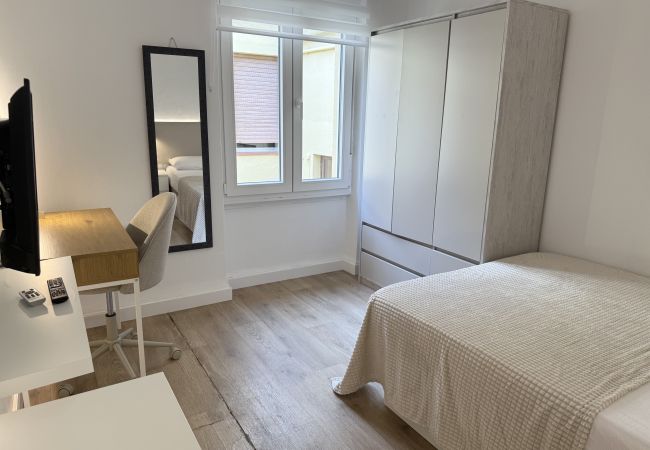 Rent by room in Salamanca - | Habitacion Rua 4 | Interior | Baño Compartido  Rent by room in Salamanca - | Habitacion Rua 4 | Interior | Baño Compartido