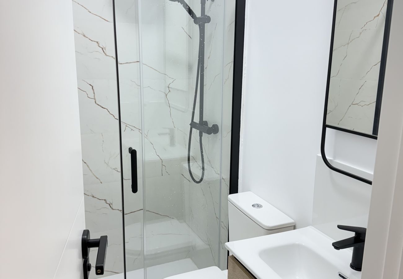 Rent by room in Salamanca - | Habitacion Rua H7 | Interior | Baño Privado Rent by room in Salamanca - | Habitacion Rua H7 | Interior | Baño Privado