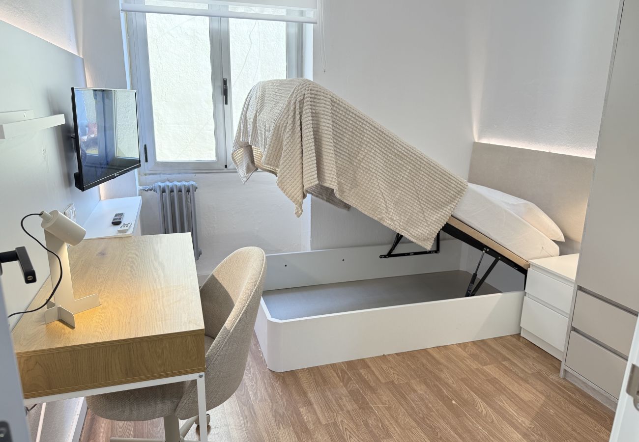 Rent by room in Salamanca - | Habitacion Rua H7 | Interior | Baño Privado Rent by room in Salamanca - | Habitacion Rua H7 | Interior | Baño Privado
