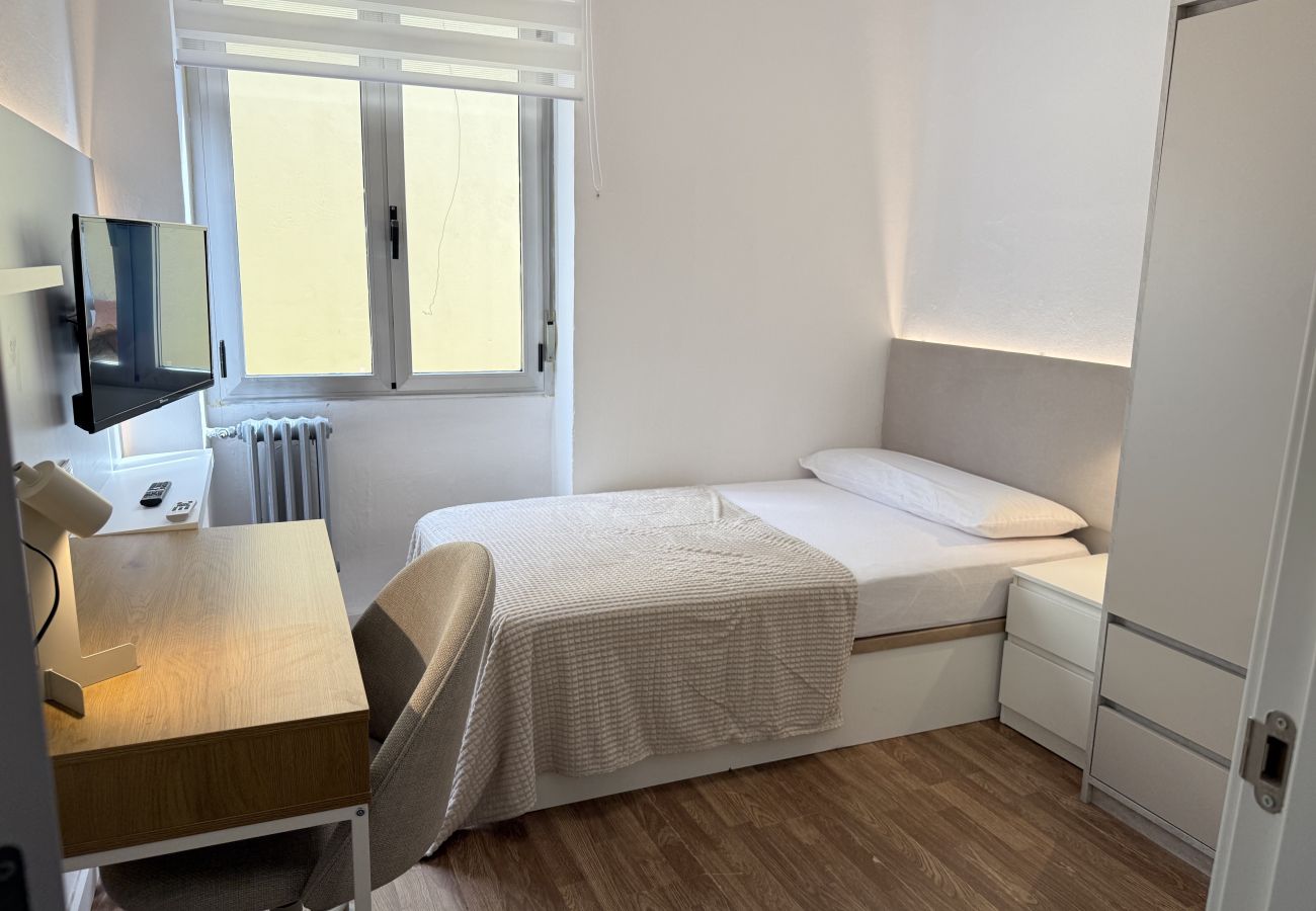 Rent by room in Salamanca - | Habitacion Rua H7 | Interior | Baño Privado Rent by room in Salamanca - | Habitacion Rua H7 | Interior | Baño Privado