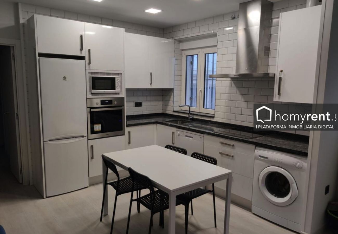 Flat in Salamanca - PISO JUNTO CANALEJAS 5 DORMITORIOS ALSA 13-003-T