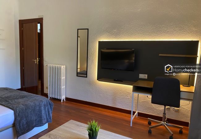 Rent by room in Salamanca - | Habitación España 1H3 | Exterior | Baño Comparti Rent by room in Salamanca - | Habitación España 1H3 | Exterior | Baño Comparti