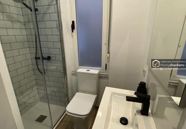 Rent by room in Salamanca - | Habitación España 1H3 | Exterior | Baño Comparti Rent by room in Salamanca - | Habitación España 1H3 | Exterior | Baño Comparti