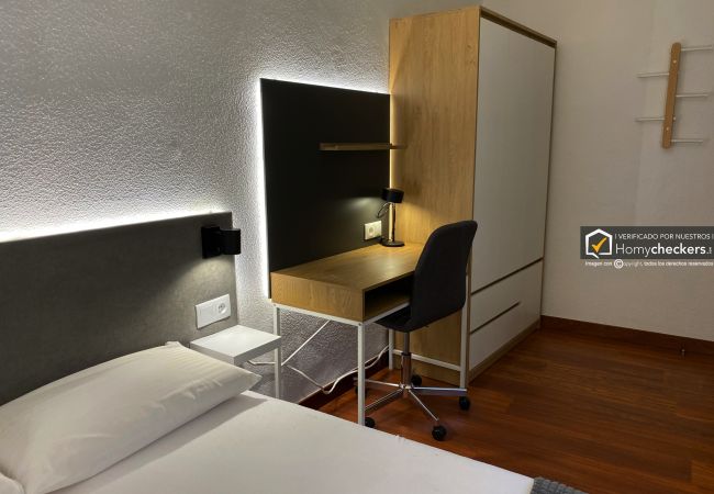 Rent by room in Salamanca - | Habitación España 1H6 | Interior | Baño Privado Rent by room in Salamanca - | Habitación España 1H6 | Interior | Baño Privado