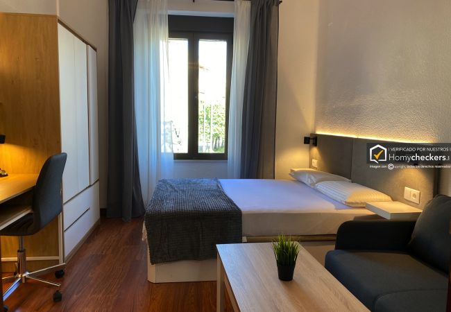 Rent by room in Salamanca - | Habitación España 1H2 | Exterior | Baño Comparti Rent by room in Salamanca - | Habitación España 1H2 | Exterior | Baño Comparti