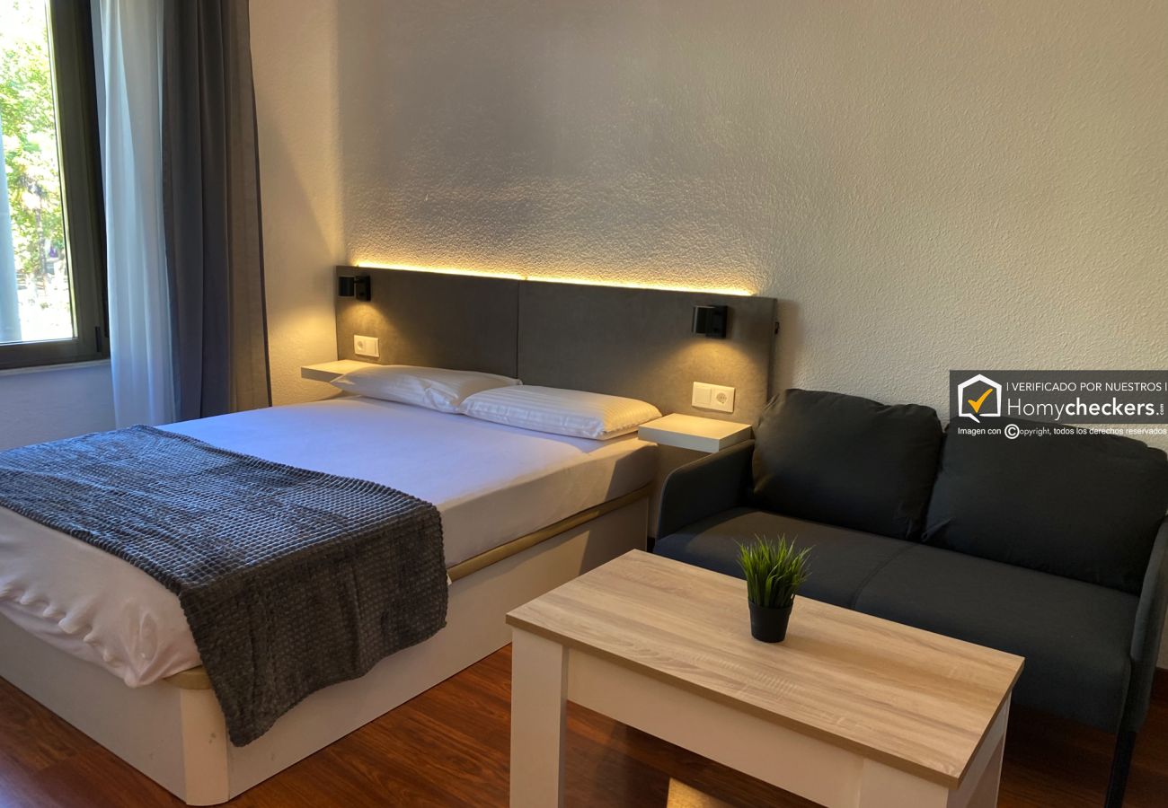 Rent by room in Salamanca - | Habitación España 1H2 | Exterior | Baño Comparti