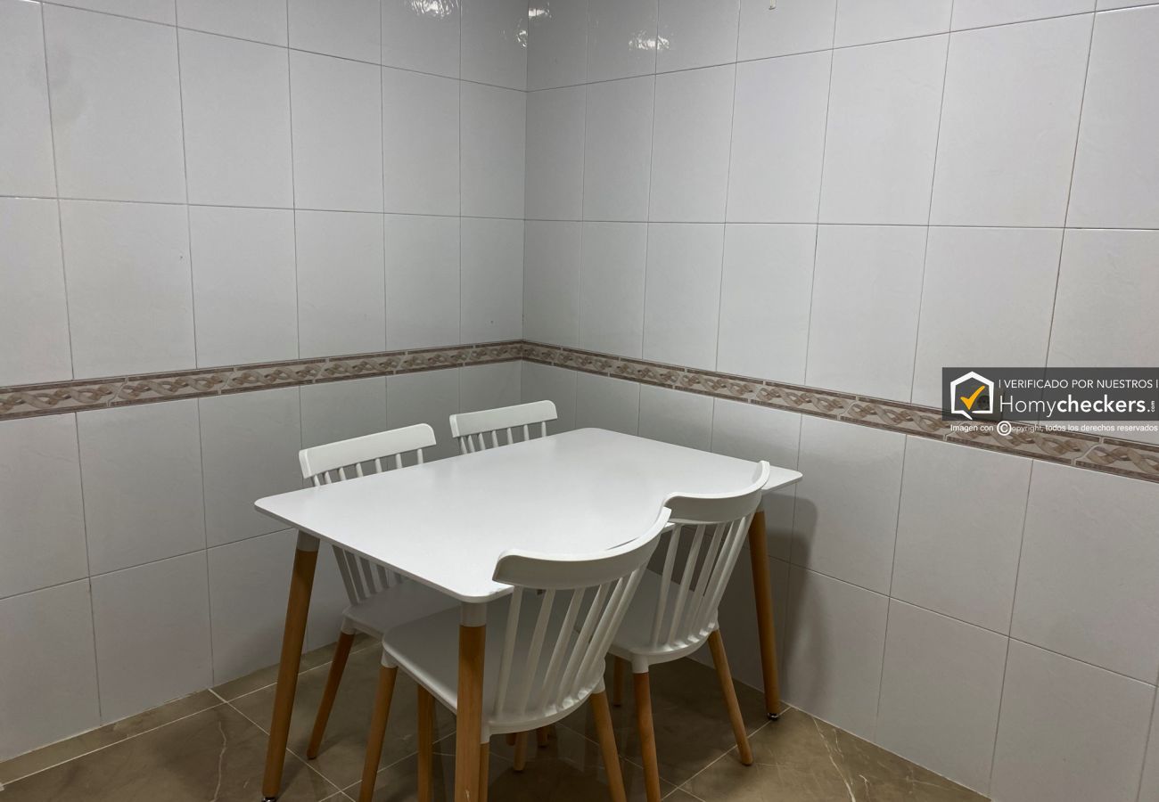 Rent by room in Salamanca - | Habitación España 1H1 | Exterior | Baño Comparti Rent by room in Salamanca - | Habitación España 1H1 | Exterior | Baño Comparti