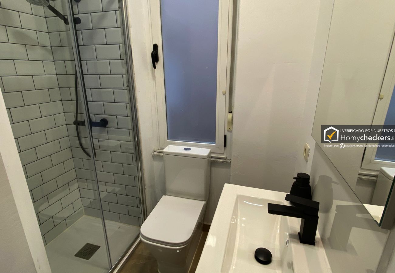 Rent by room in Salamanca - | Habitación España 1H1 | Exterior | Baño Comparti Rent by room in Salamanca - | Habitación España 1H1 | Exterior | Baño Comparti