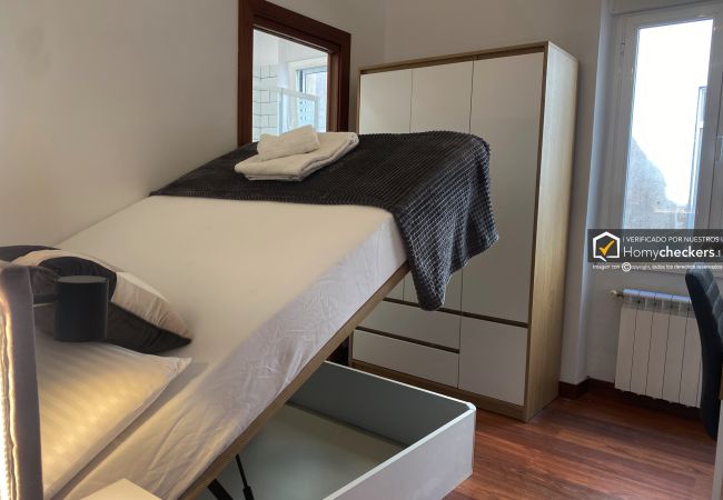 Rent by room in Salamanca - | Habitación España 2H5 | Interior | Baño Privado Rent by room in Salamanca - | Habitación España 2H5 | Interior | Baño Privado
