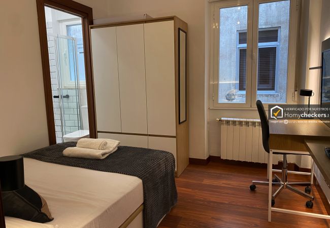 Rent by room in Salamanca - | Habitación España 2H5 | Interior | Baño Privado Rent by room in Salamanca - | Habitación España 2H5 | Interior | Baño Privado