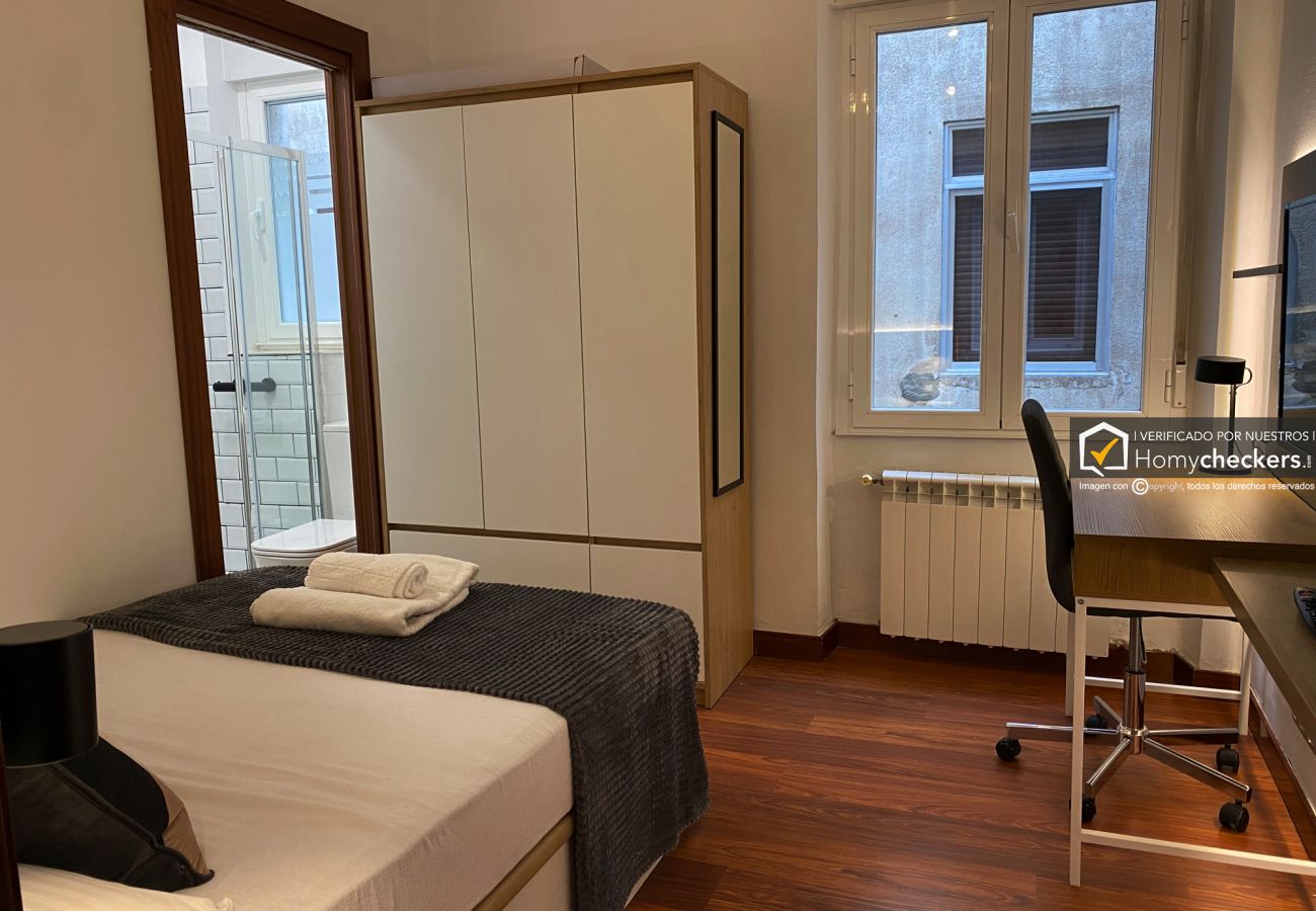 Rent by room in Salamanca - | Habitación España 2H5 | Interior | Baño Privado Rent by room in Salamanca - | Habitación España 2H5 | Interior | Baño Privado