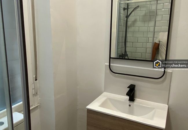 Rent by room in Salamanca - | Habitación España 2H3 | Exterior | Baño Comparti Rent by room in Salamanca - | Habitación España 2H3 | Exterior | Baño Comparti