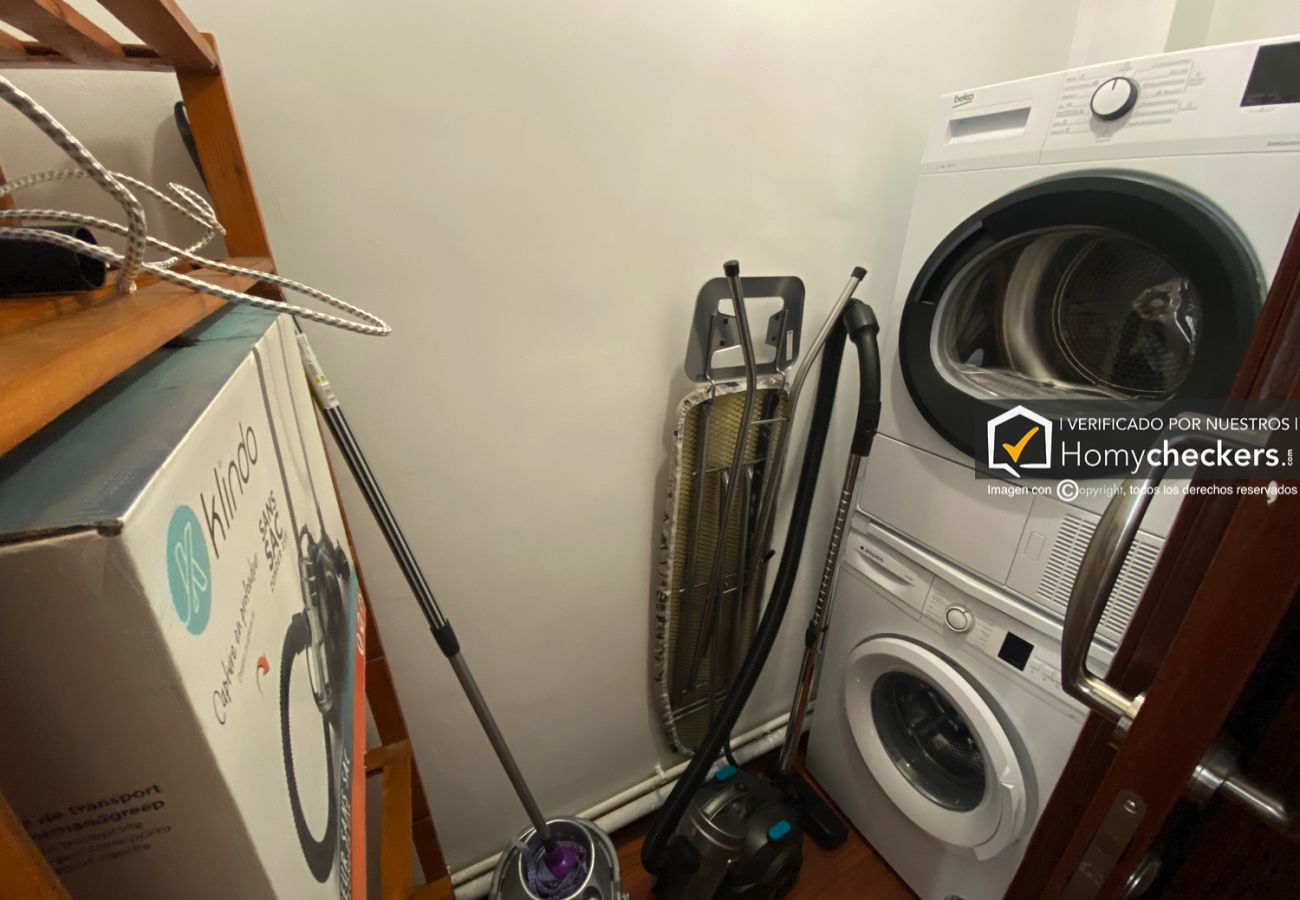 Rent by room in Salamanca - | Habitación España 2H3 | Exterior | Baño Comparti Rent by room in Salamanca - | Habitación España 2H3 | Exterior | Baño Comparti