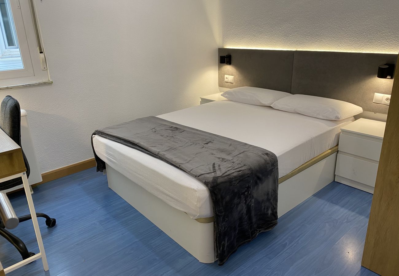 Rent by room in Salamanca - | Habitación Rector BH4 | Interior | Baño Comparti