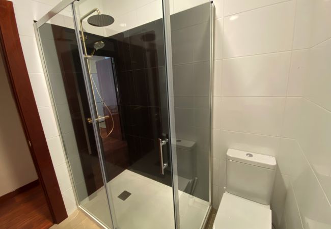 Rent by room in Salamanca - | Habitación España 3H1 | Exterior | Baño Comparti Rent by room in Salamanca - | Habitación España 3H1 | Exterior | Baño Comparti