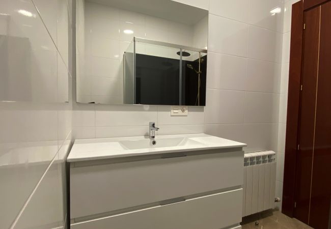 Rent by room in Salamanca - | Habitación España 3H1 | Exterior | Baño Comparti Rent by room in Salamanca - | Habitación España 3H1 | Exterior | Baño Comparti