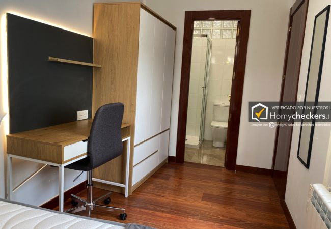 Rent by room in Salamanca - | Habitación España 3H6 | Interior | Baño Privado  Rent by room in Salamanca - | Habitación España 3H6 | Interior | Baño Privado