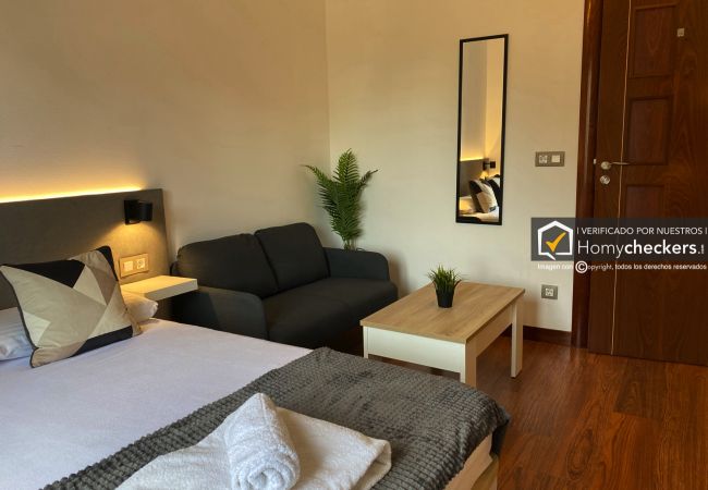 Rent by room in Salamanca - | HomyRooms H2 | Habitación Delux | Baño Comparti