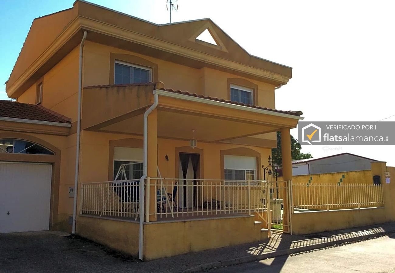 Villa in La Fuente de San Esteban - CHALET 4 DORMITORIOS LA FUENTE DE SAN ESTEBAN
